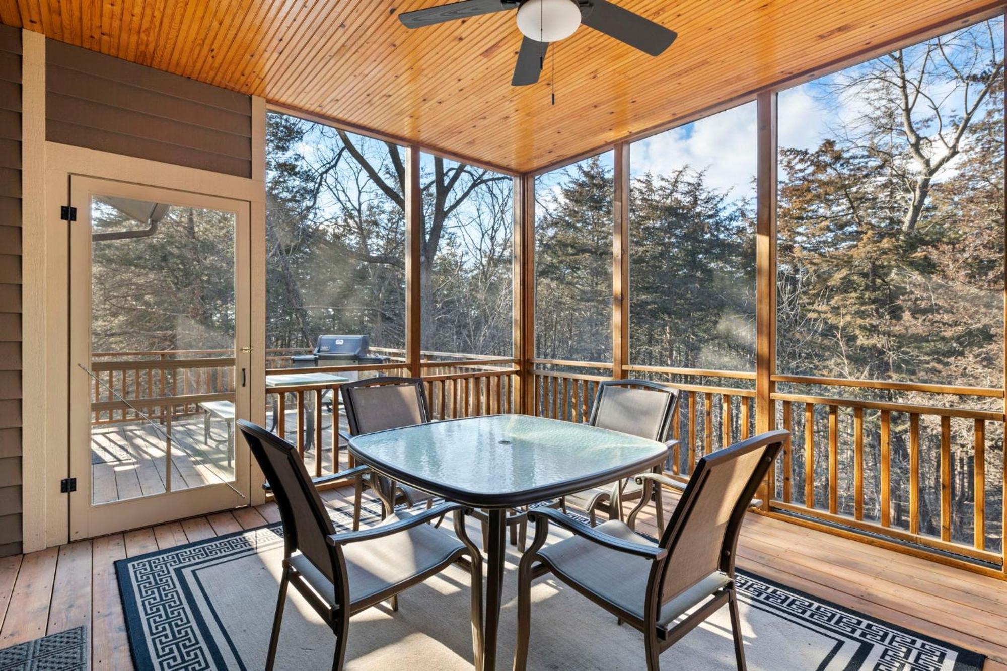 The Lodge, 'North Woods' Style, Boutique Galena Getaway! المظهر الخارجي الصورة